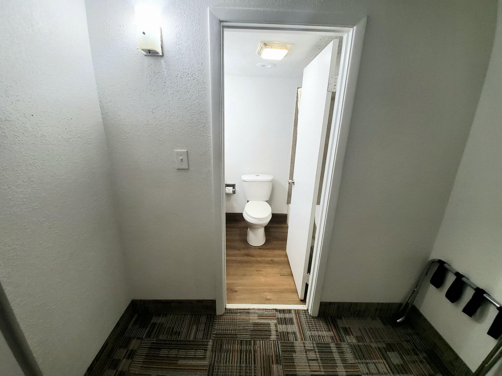 אינדיאנפוליס Royal Inn Hotel מראה חיצוני תמונה
