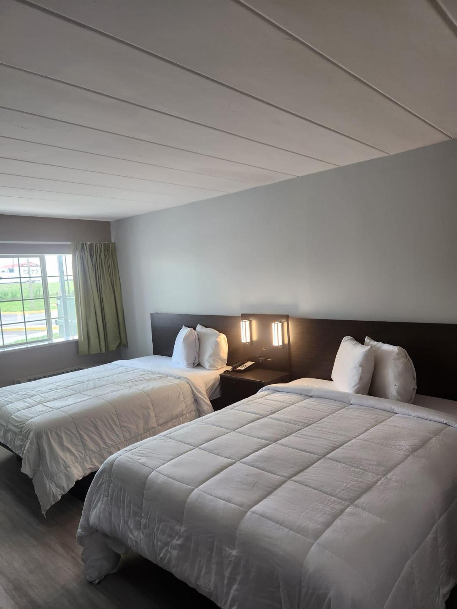 אינדיאנפוליס Royal Inn Hotel מראה חיצוני תמונה